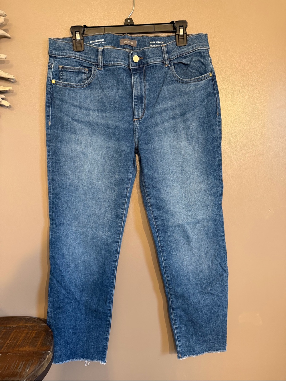 DL1961 Mara Straight Midrise Instasculpt Ankle Jeans